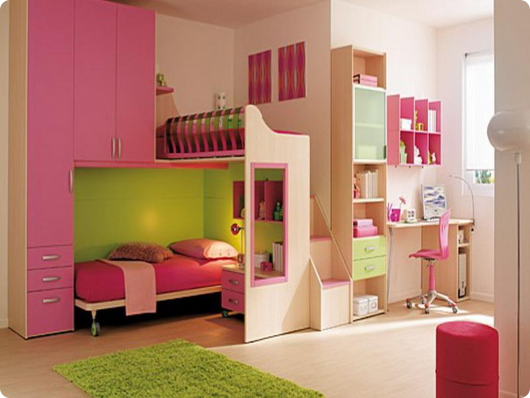 детская комната для двух девочек с двухярусной кроватью