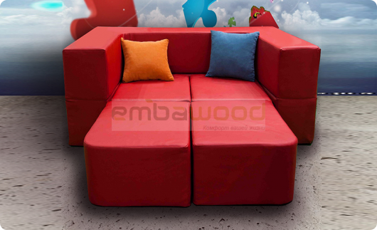 красная двуспальная детская кровать